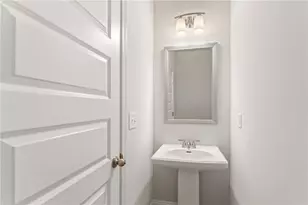 7376 Rocklin Ln, Flowery Branch, GA 30542 - Photo 9