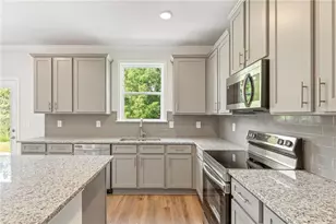 7376 Rocklin Ln, Flowery Branch, GA 30542 - Photo 15