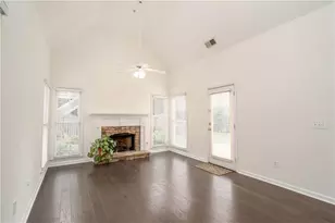 1233 Parkview Ln NW, Kennesaw, GA 30152 - Photo 5