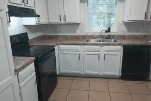 15 Lakeview Ln, Stockbridge, GA 30281 - Photo 3