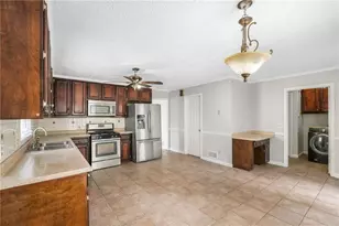 458 Stonebridge Ct, Stone Mountain, GA 30083 - Photo 7