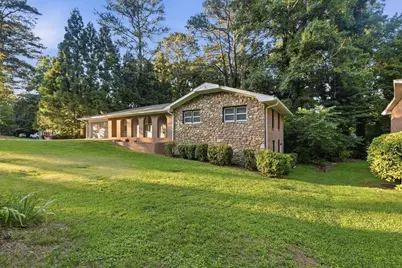 2042 Lake Lucerne Drive SW, Lilburn, GA 30047 - Photo 3