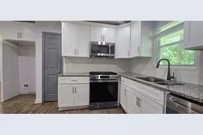 2410 Macon Drive SW, Atlanta, GA 30315 - Photo 9