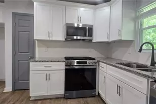 2410 Macon Dr SW, Atlanta, GA 30315 - Photo 9