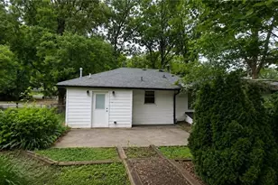 2410 Macon Dr SW, Atlanta, GA 30315 - Photo 3