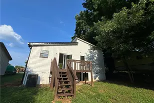 2120 Pinetree Dr, Cumming, GA 30041 - Photo 13