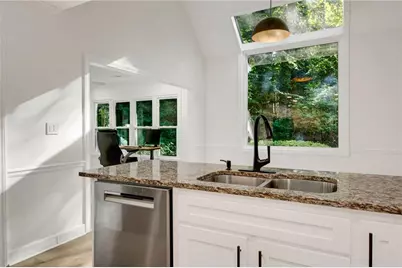 1055 Downing Court NE, Marietta, GA 30068 - Photo 7