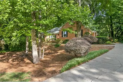 1055 Downing Court NE, Marietta, GA 30068 - Photo 3