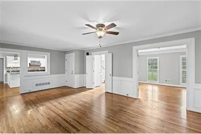 10985 Wilshire Chase Drive, Johns Creek, GA 30097 - Photo 11