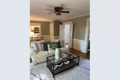 10985 Wilshire Chase Drive, Johns Creek, GA 30097 - Photo 7