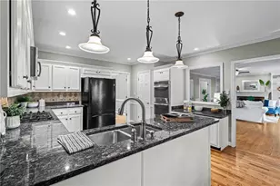 10985 Wilshire Chase Dr, Johns Creek, GA 30097 - Photo 13