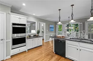 10985 Wilshire Chase Dr, Johns Creek, GA 30097 - Photo 15