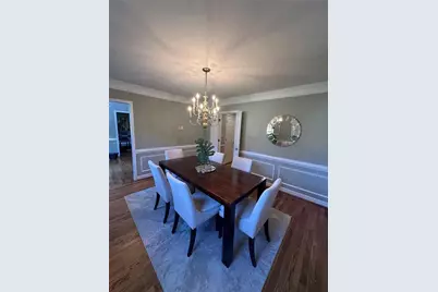 10985 Wilshire Chase Drive, Johns Creek, GA 30097 - Photo 5