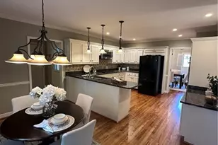 10985 Wilshire Chase Dr, Johns Creek, GA 30097 - Photo 13