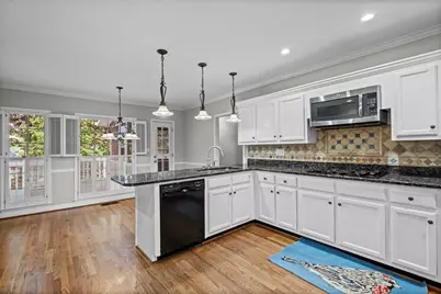 10985 Wilshire Chase Drive, Johns Creek, GA 30097 - Photo 13