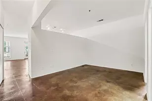 560 Dutch Valley Rd NE, Atlanta, GA 30324 - Photo 7