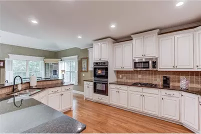 2453 Democracy Drive, Buford, GA 30519 - Photo 15