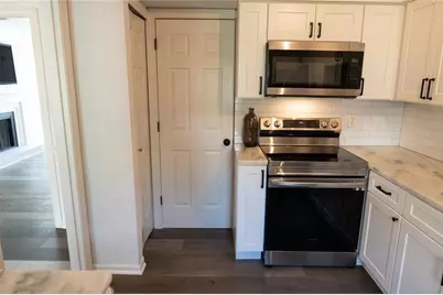 13 Stratford Hall Place NE #13, Atlanta, GA 30342 - Photo 17