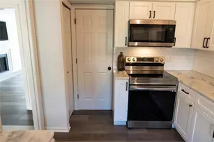 13 Stratford Hall Pl NE, Atlanta, GA 30342 - Photo 17