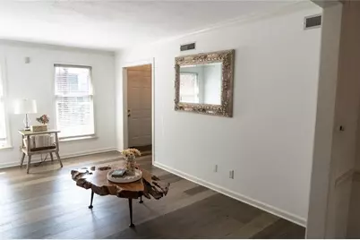13 Stratford Hall Place NE #13, Atlanta, GA 30342 - Photo 9
