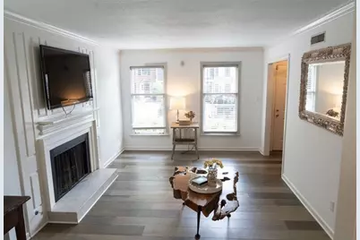 13 Stratford Hall Place NE #13, Atlanta, GA 30342 - Photo 3