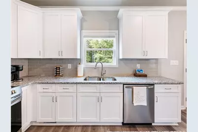 406 Sunset Drive, Statham, GA 30666 - Photo 11