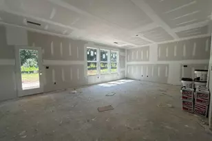 384 Crimson Feather Dr, Jefferson, GA 30549 - Photo 3