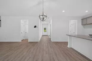 384 Crimson Feather Dr, Jefferson, GA 30549 - Photo 13