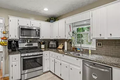 331 Creekbend Drive, Woodstock, GA 30188 - Photo 7