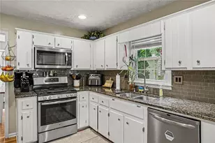 331 Creekbend Dr, Woodstock, GA 30188 - Photo 7