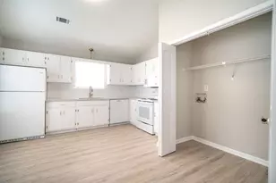2840 Pebblebrook Ct, Buford, GA 30518 - Photo 7