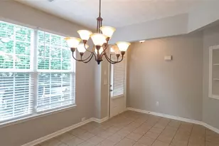 1426 Penhurst Dr, Lawrenceville, GA 30043 - Photo 5