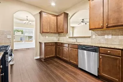 3920 Lake Manor Way, Atlanta, GA 30349 - Photo 5