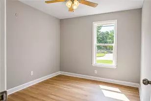 1818 Petite Ln, Lithonia, GA 30058 - Photo 11