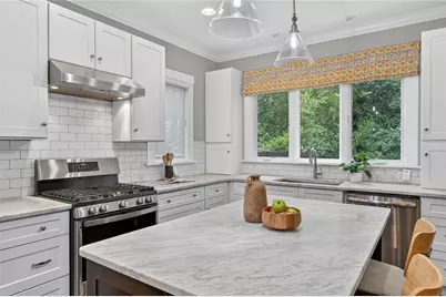 1724 Belle Isle Circle NE, Atlanta, GA 30329 - Photo 7