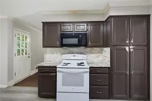 805 Connell Ln, Lawrenceville, GA 30044 - Photo 11