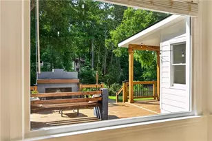 9945 Lake Forest Way, Roswell, GA 30076 - Photo 15