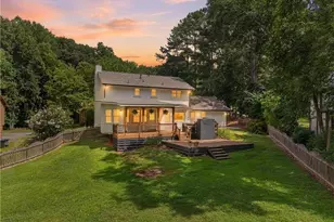 9945 Lake Forest Way, Roswell, GA 30076 - Photo 5