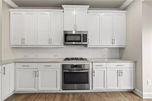 1098 Township Square, Alpharetta, GA 30022 - Photo 9