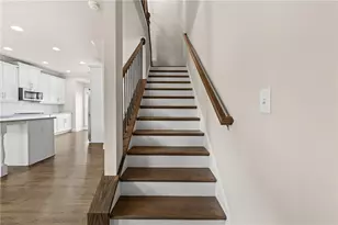 1098 Township Square, Alpharetta, GA 30022 - Photo 21