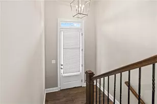 1098 Township Square, Alpharetta, GA 30022 - Photo 5