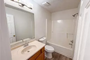 835 Shadow Lake Dr, Lithonia, GA 30058 - Photo 17