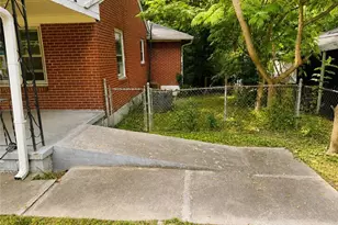 895 Laurel St, Forest Park, GA 30297 - Photo 3