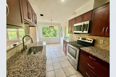 11 Saint Claire Lane NE, Atlanta, GA 30324 - Photo 3
