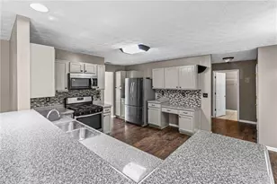 3865 Crescent Walk Ln, Suwanee, GA 30024 - Photo 5