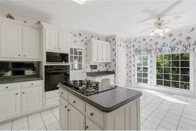 2285 Littlebrooke Trace, Dunwoody, GA 30338 - Photo 17