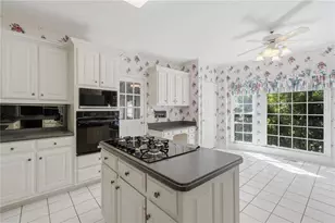 2285 Littlebrooke Trce, Dunwoody, GA 30338 - Photo 17