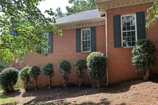 823 Austin Ct, Lawrenceville, GA 30046 - Photo 3