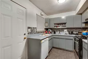 824 Boston Common, Atlanta, GA 30349 - Photo 9