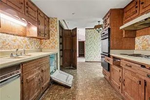 5230 Essex Farms Ct, Stone Mountain, GA 30088 - Photo 5